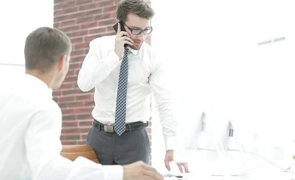 Confident businessman solves work problems — Stock Photo, Image