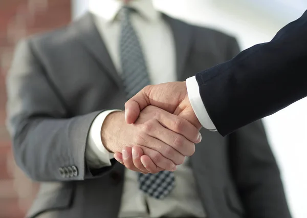 ビジネスマンは握手をする。事業概念 — ストック写真