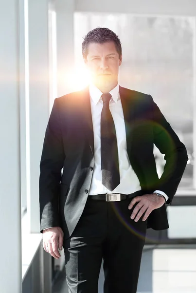 Portrait of confident businessman on blurred background — Stock Photo, Image