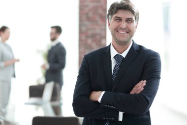 mutlu başarılı olgun iş adamı portresi