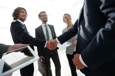 karşılıklı iş ortakları çalışanları göz