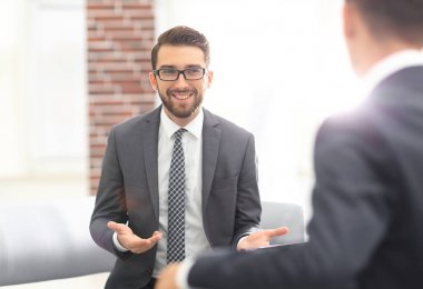 Yeni proje tartışmaya iki iş adamları portresi