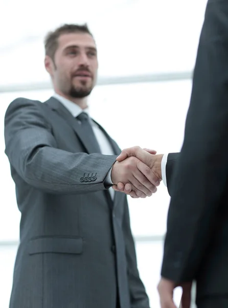 Closeup .the handshake obchodních partnerů. — Stock fotografie