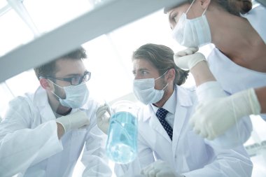 Tıp araştırmacısı Mikrobiyoloji deney Laboratuvarı