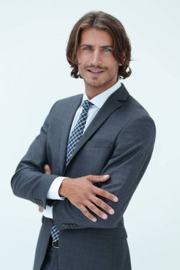 Çapraz kollu beyaz arka plan gülümseyen iş adamı.