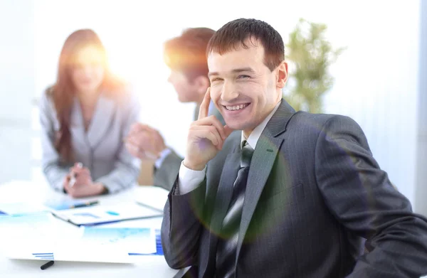 Empresário de sucesso no local de trabalho — Fotografia de Stock