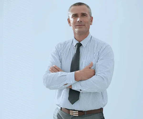 Retrato de primer plano de empresario confiado en camisa y corbata —  Fotos de Stock