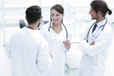 Konuşmayı farklı hekimlerin