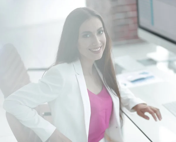 Porträtt av framgångsrika företag dam i office — Stockfoto