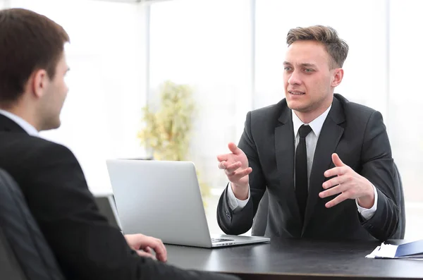 Senior Manager conducts the interview with the new employee — Stock Photo, Image