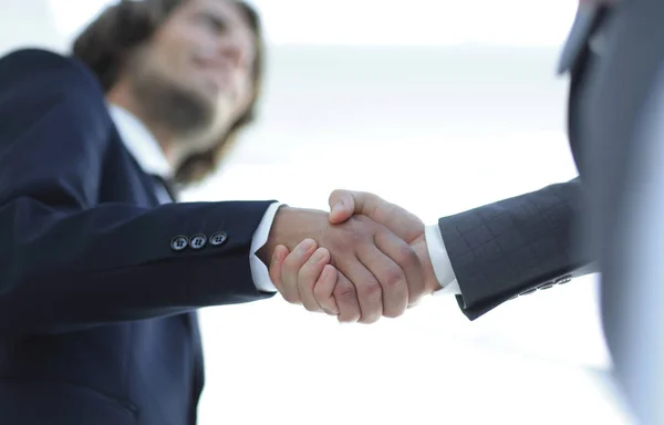 成功的商业人握手后好交易. — 图库照片
