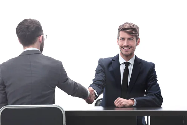 Handshake pessoas de negócios sentados à mesa — Fotografia de Stock