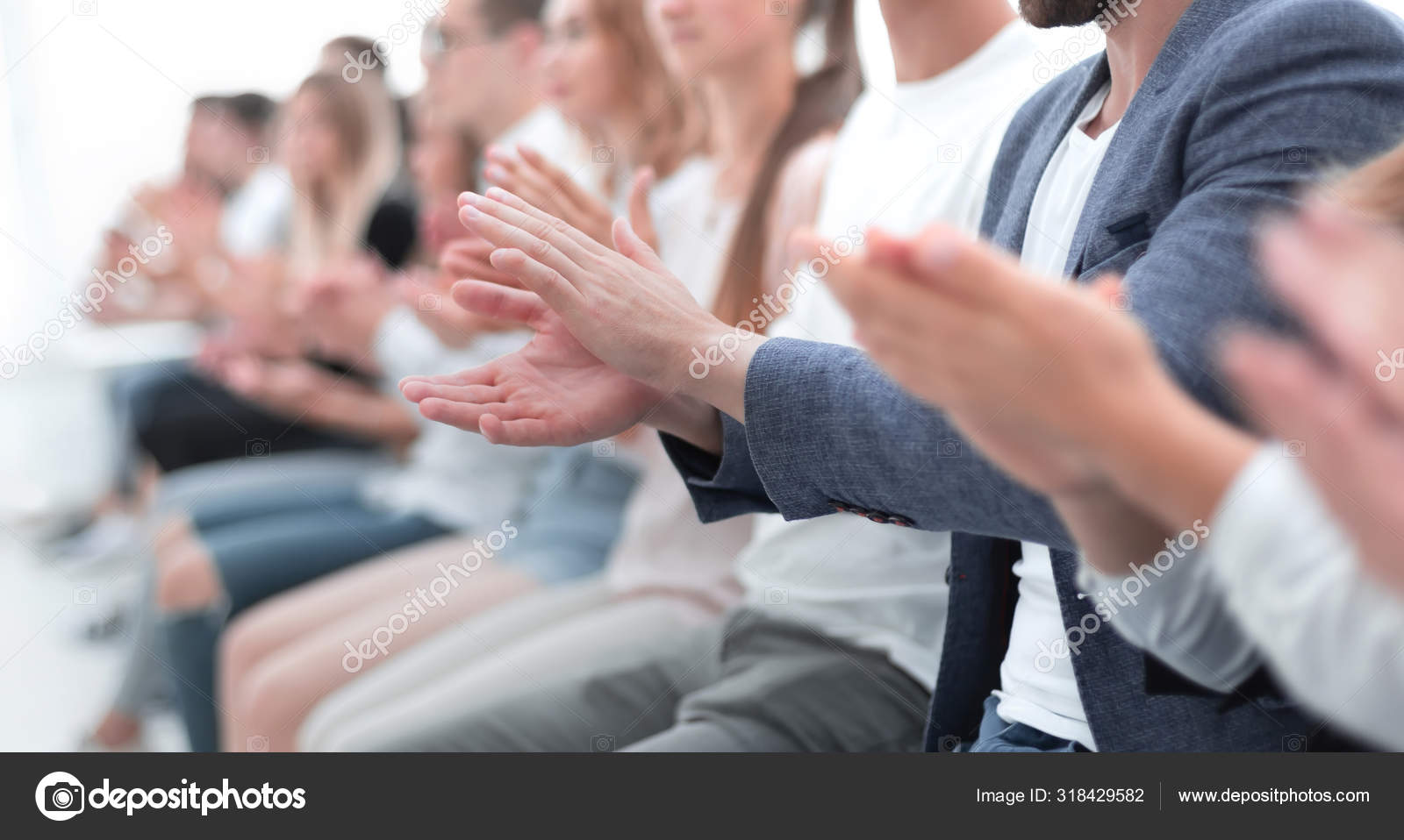 Applaudissement Images Libres De Droit Photos De Applaudissement Depositphotos