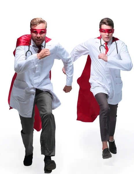 En pleno crecimiento. dos super doctor con confianza va hacia adelante . — Foto de Stock