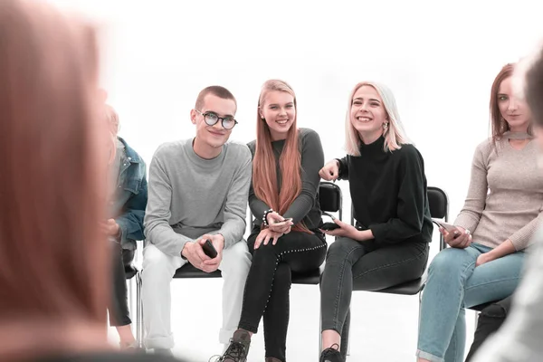 De près. groupe de jeunes avec smartphones — Photo