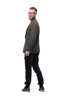 genç adam kopya alanı bakıyor . beyaz izole