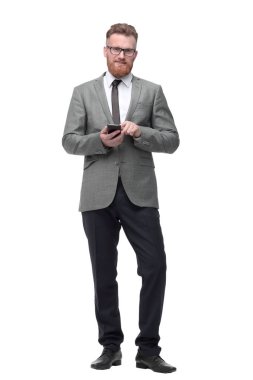 başarılı işadamı akıllı telefon ekranına bakıyor.