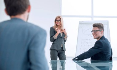 İş kadını yeni projeyi tanıttı