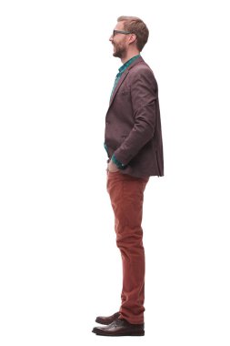 yan görünüm. ileriye bakan gözlüklü kendine güvenen adam.