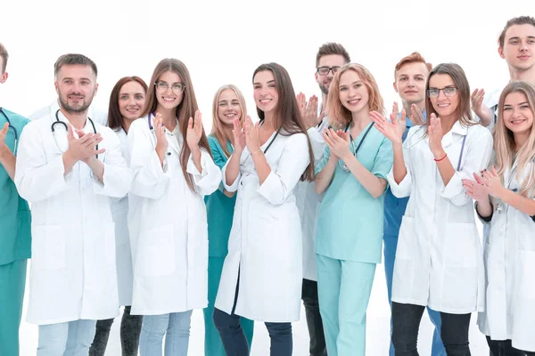 Vista dall'alto. un gruppo di medici sorridenti che ti indicano. — Foto Stock