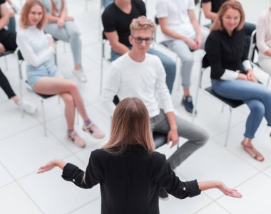 İş merkezinin konferans odasındaki seminerin arkaplan resmi