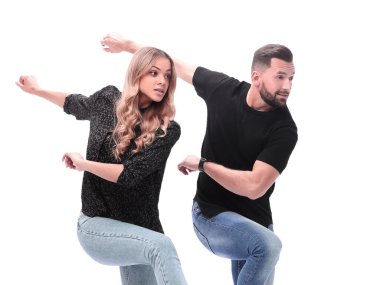 yan görünüm. mutlu genç çift birlikte dans