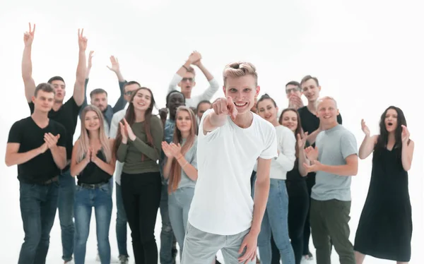 Immagine di sfondo. ragazzo felice che ti indica . — Foto Stock