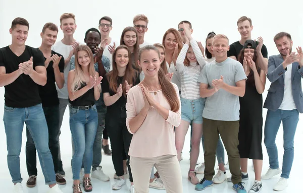 Team fröhlicher junger Menschen applaudiert gemeinsam — Stockfoto