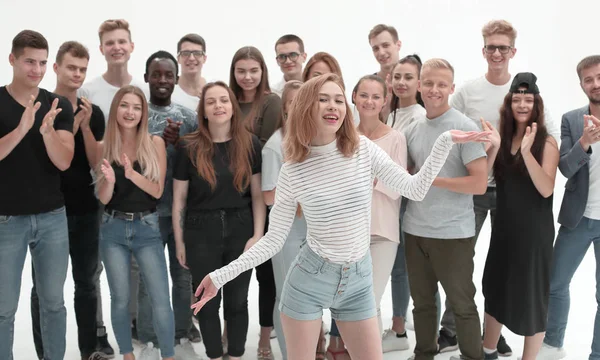 Leader et équipe créative de jeunes debout ensemble — Photo