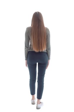 Tam gelişim. Kendinden emin genç bir kadın ileriye doğru yürüyor.