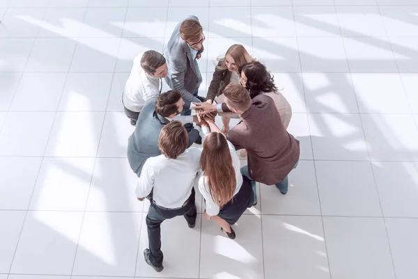 Ansicht von oben. Corporate Business Team zeigt Geschlossenheit — Stockfoto