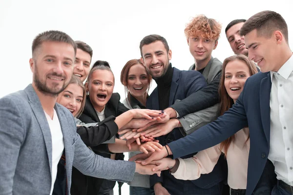 Groep van diverse jongeren die hun eenheid tonen — Stockfoto