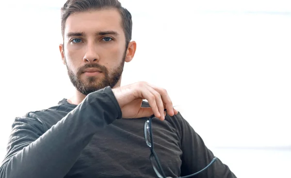 Retrato de un joven modelo masculino — Foto de Stock