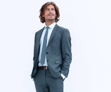 Dalgın iş adamı yukarı bakıyor.