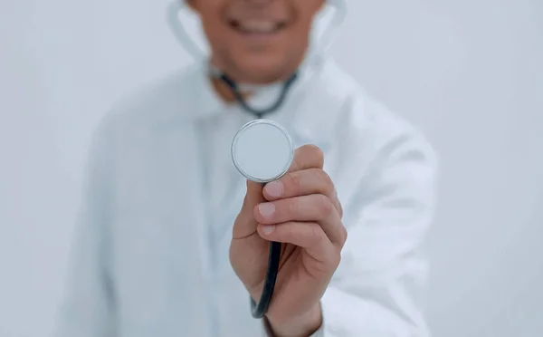 Läkare terapeut med stetoskop — Stockfoto