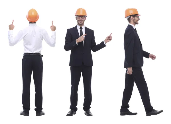 Em pleno crescimento .a arquiteto qualificado em um capacete laranja — Fotografia de Stock