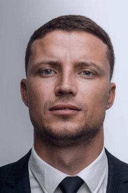 Başarılı bir adamın yakın plan yüzü.