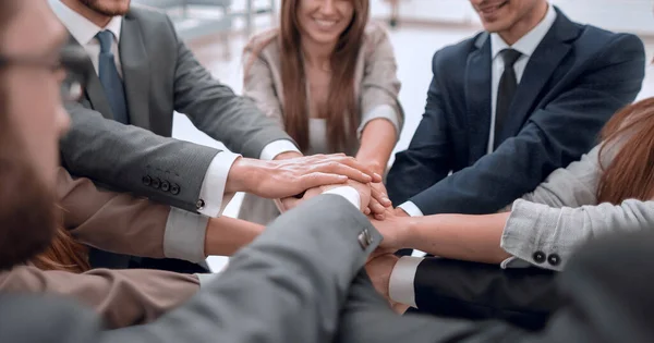 Group of business people showing their unity. — Stock Photo, Image