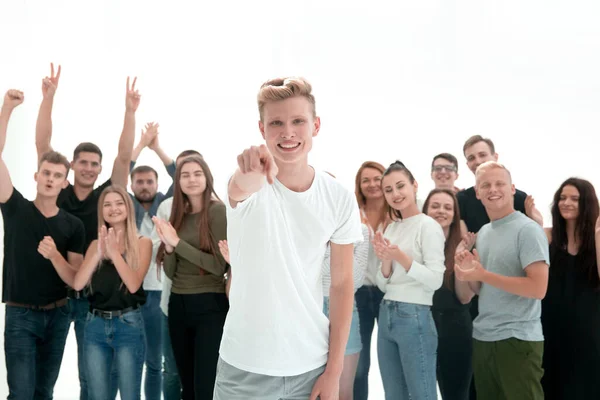 Immagine di sfondo. ragazzo felice che ti indica . — Foto Stock