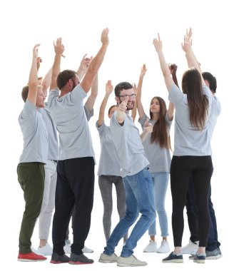 Bir grup farklı genç insan bir arada duruyorlar..
