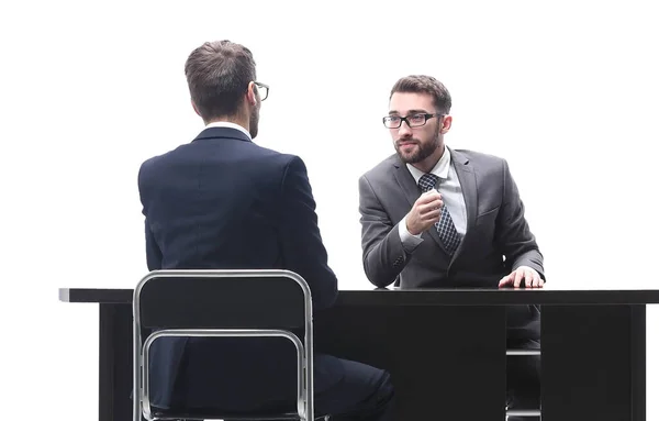 Dos hombres de negocios discutiendo asuntos de negocios. aislado en blanco — Foto de Stock