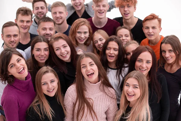 Groep ambitieuze jongeren die naar de camera kijken — Stockfoto