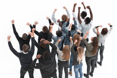 Bir grup farklı genç bir yeri işaret ediyor.