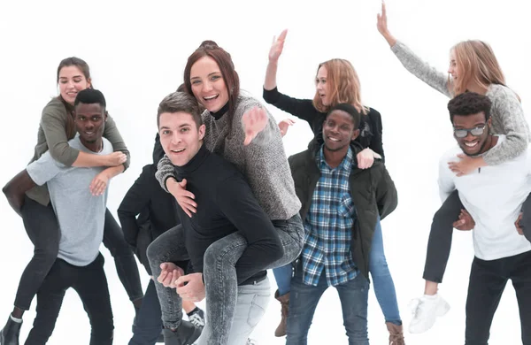 Група різноманітних молодих людей веселяться разом — стокове фото
