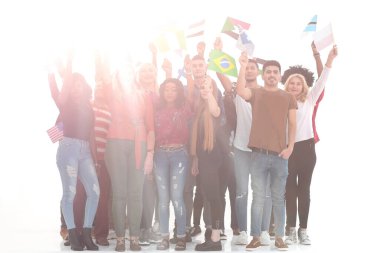 Ulusal bayrakları olan bir grup insanın arkaplan resmi .