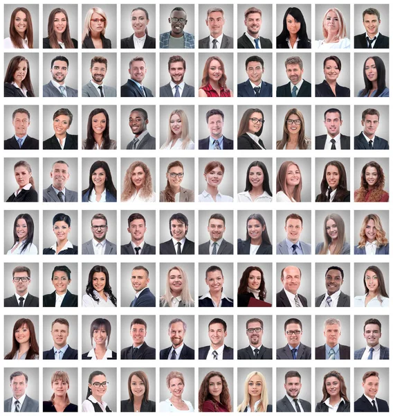 Retratos de un grupo de empleados exitosos aislados en blanco — Foto de Stock