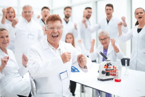 happy scientific supervisor and its working group in the workplace .