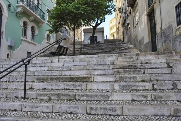 Starych schodów w Lizbonie — Zdjęcie stockowe