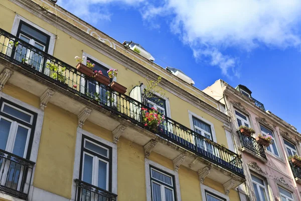 Старі будівлі в Лісабоні, Португалія — стокове фото