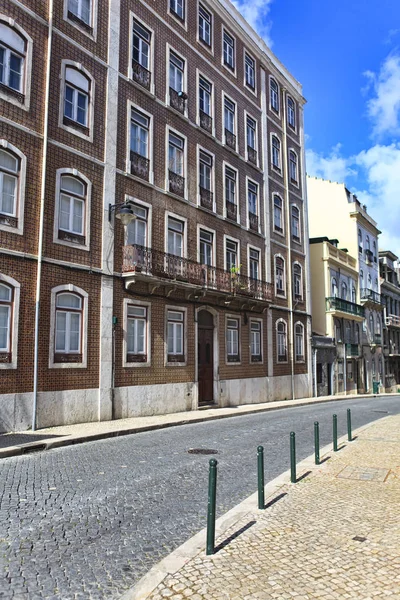 리스본, 포르투갈의 오래 된 도시에서 거리 — 스톡 사진